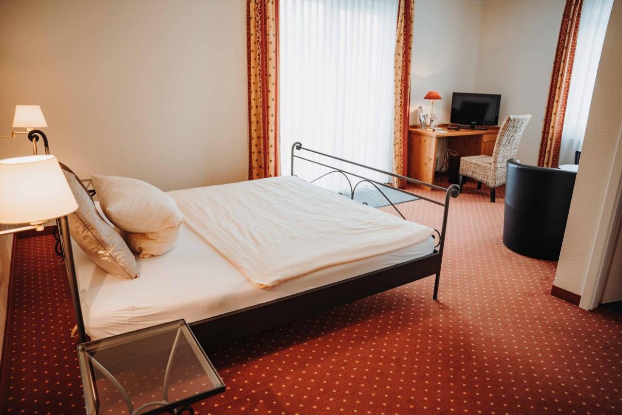 Hotel Am Wallgraben ブリーロン エクステリア 写真