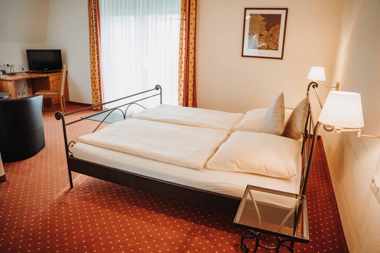 Hotel Am Wallgraben ブリーロン エクステリア 写真